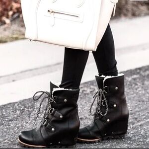 Sorel Joan of Arctic Wedge Leather Mid Shearling Boot in Black 8.5